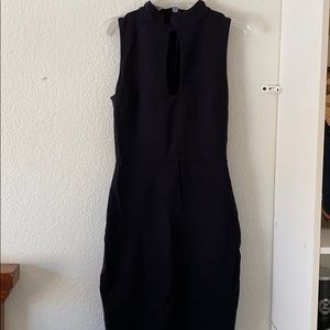 black bodycon dress